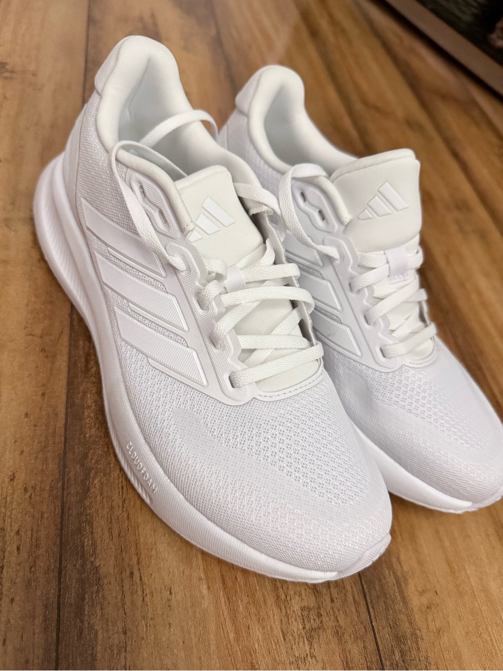 Adidas Women's White Lightweight Athletic Sneakers - Brand New
